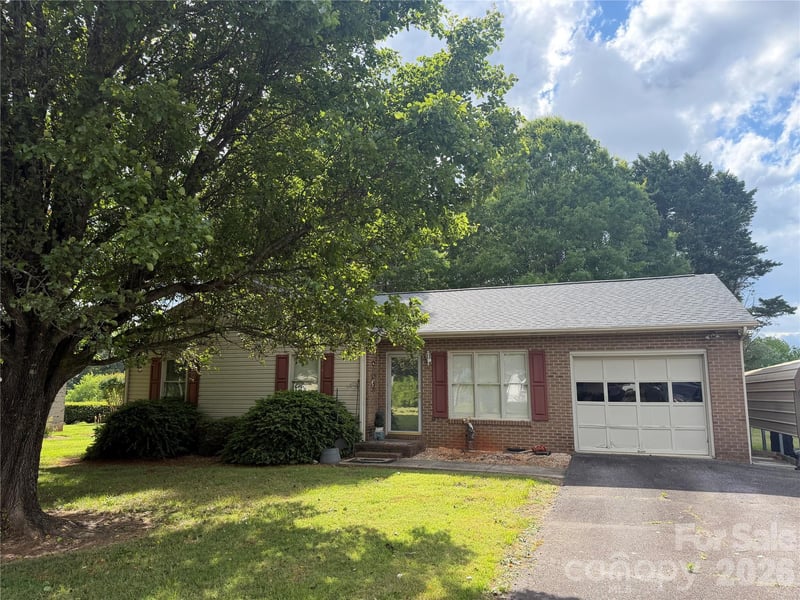 4445 Sulphur Springs Road NE, Hickory, NC - 3 beds, 1.5 baths, 1,050 sqft - $259,900