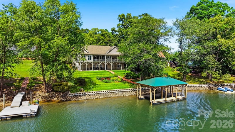 65 King Arthurs, Hickory, NC - 3 beds, 3 baths, 3,452 sqft - $843,000