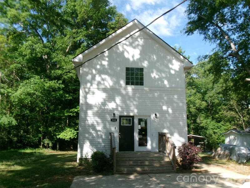 510 Kings Road, Shelby, NC - 2 beds, 1.5 baths, 1,000 sqft - $187,000