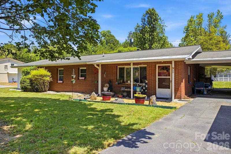 88 Lost Creek Drive, Flat Rock, NC - 3 beds, 2 baths, 1,635 sqft - $299,000
