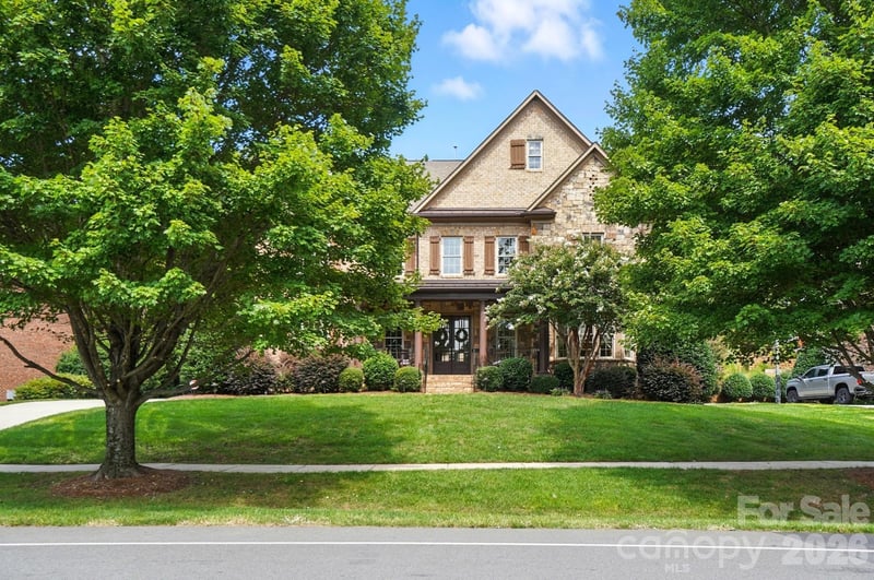 13056 Long Common Parkway, Huntersville, NC - 6 beds, 5.5 baths, 5,601 sqft - $1,250,000