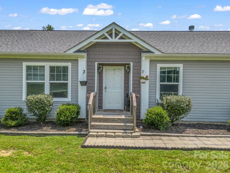 213 Big Oak Road, Hendersonville, NC - 4 beds, 2 baths, 2,187 sqft - $410,000