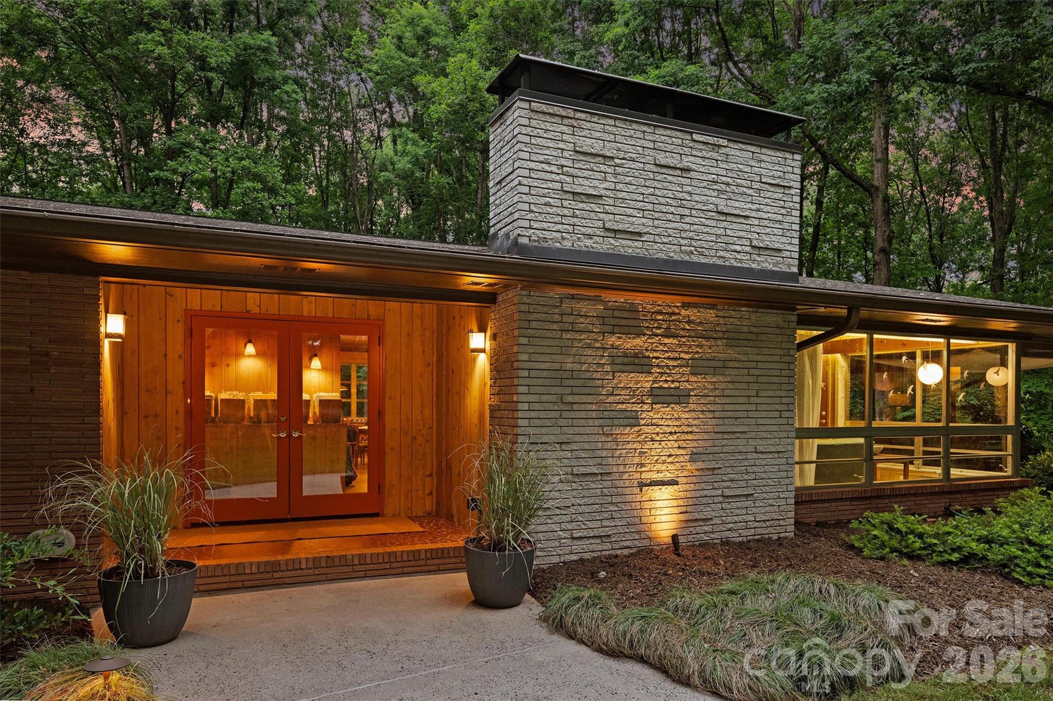 1916 Fair Forest, Matthews, NC — property listing photo 1