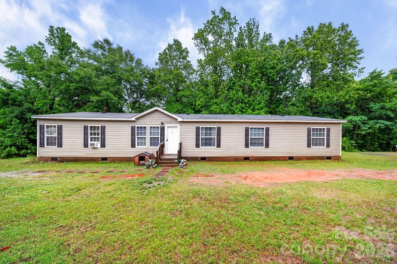 6956 Jamestowne Road, Lancaster, SC - 5 beds, 3 baths, 2,170 sqft - $278,500