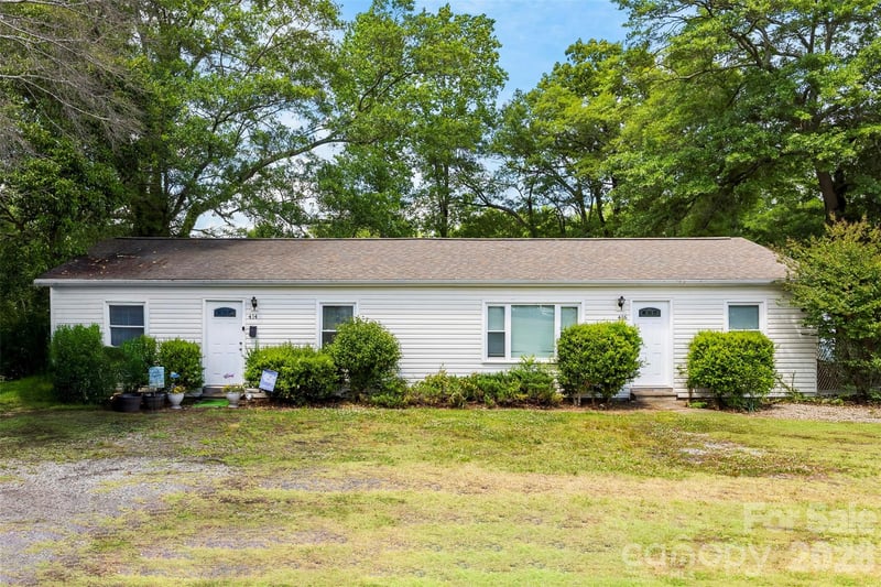 414 E Wilkins Street, Dallas, NC - 8 beds, 2,880 sqft - $689,000