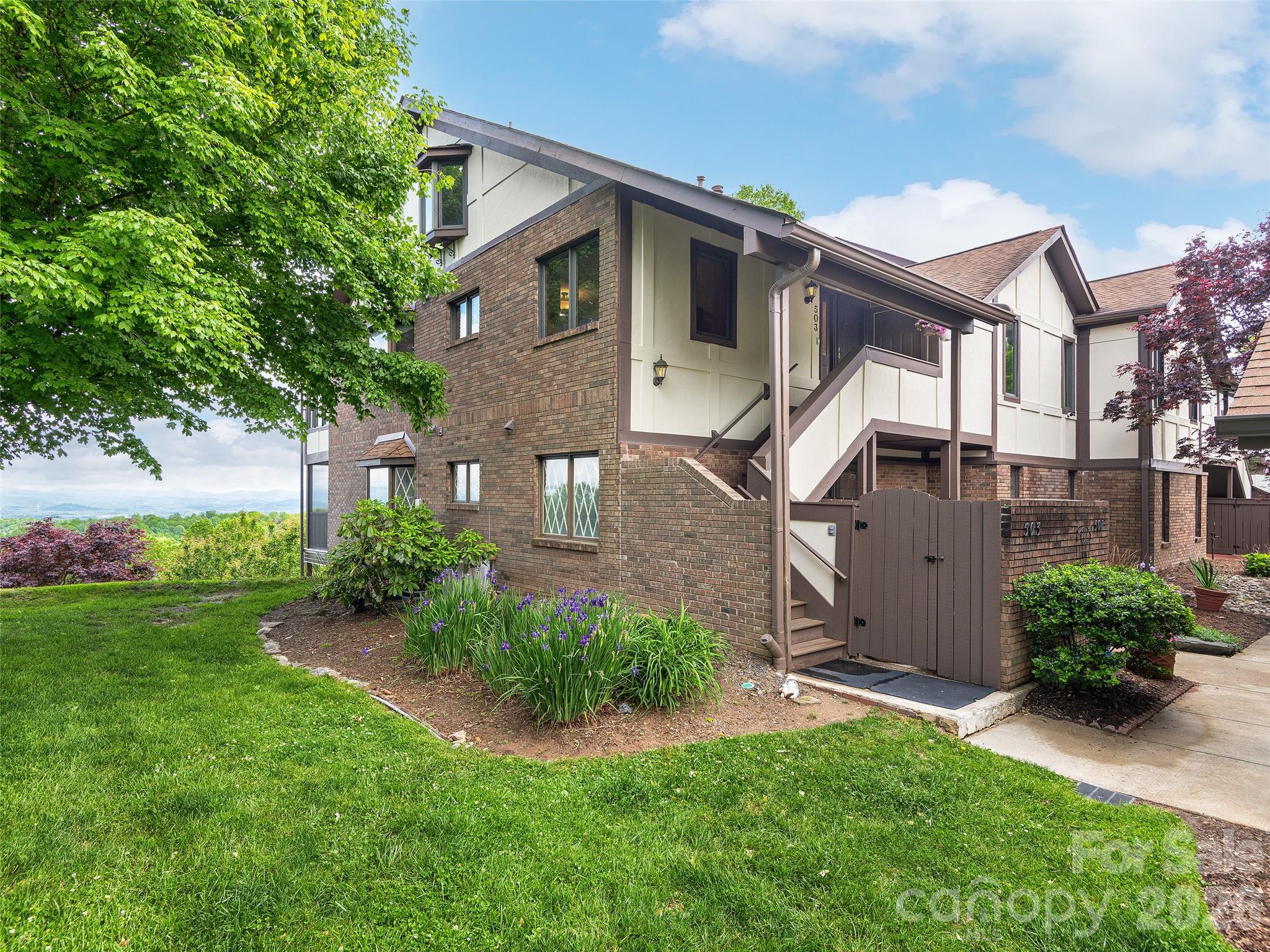 503 Fleetwood Plaza, Laurel Park, NC — property listing photo