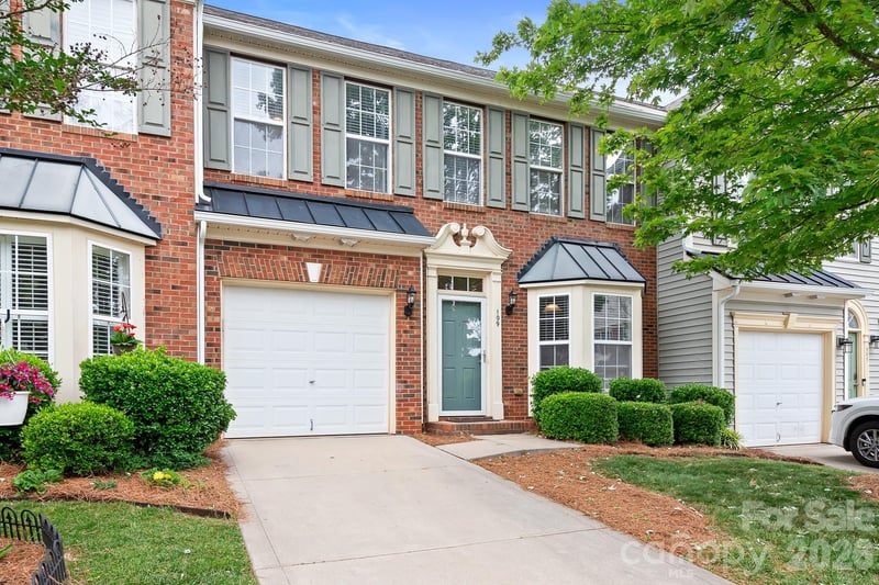 109 Kase Court, Mooresville, NC - 3 beds, 2.5 baths, 1,961 sqft - $339,000