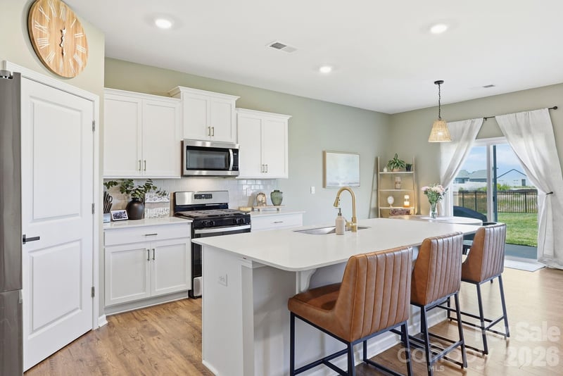 109 Shorthorn Road, Fletcher, NC - 5 beds, 3 baths, 2,545 sqft - $499,900