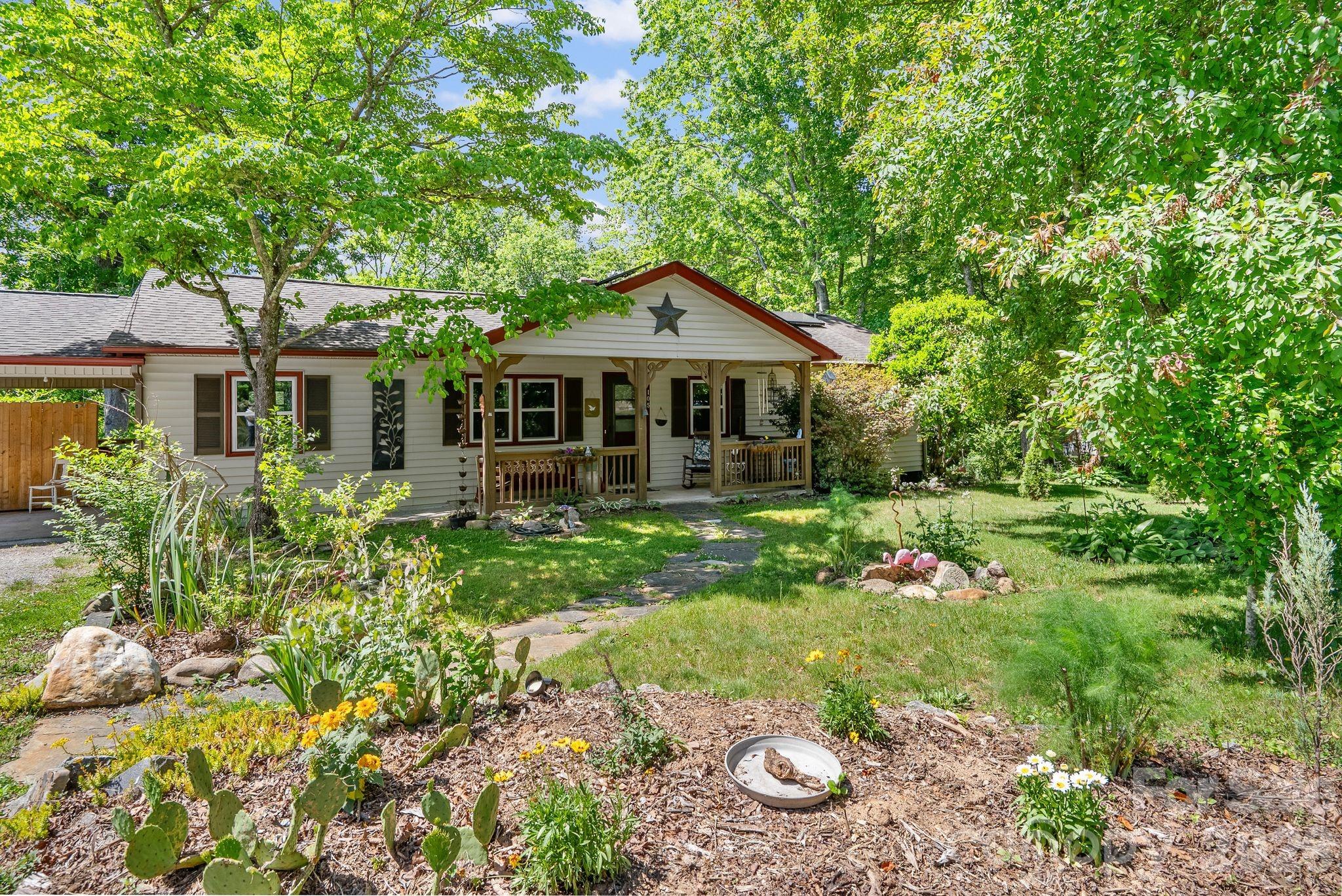 105 7th, Black Mountain, NC — property listing photo