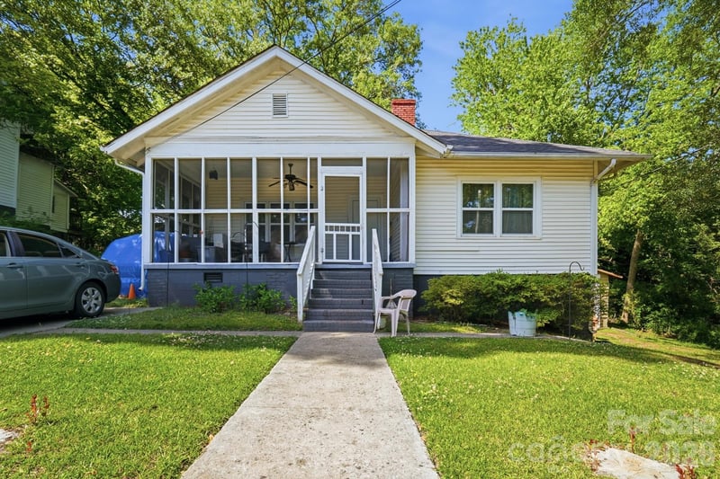 1018 W 5th Avenue, Gastonia, NC - 3 beds, 2 baths, 1,300 sqft - $240,000