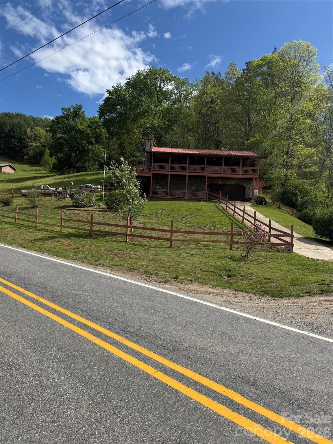 7 Noland Drive S, Clyde, NC. property listing photo