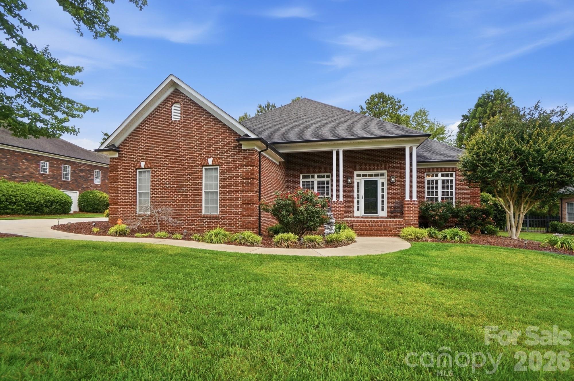 8000 Tottenham, Harrisburg, NC — property listing photo 1
