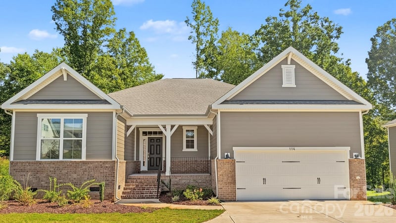 114 Jentri Way, Mooresville, NC - 3 beds, 2.5 baths, 2,219 sqft - $529,900