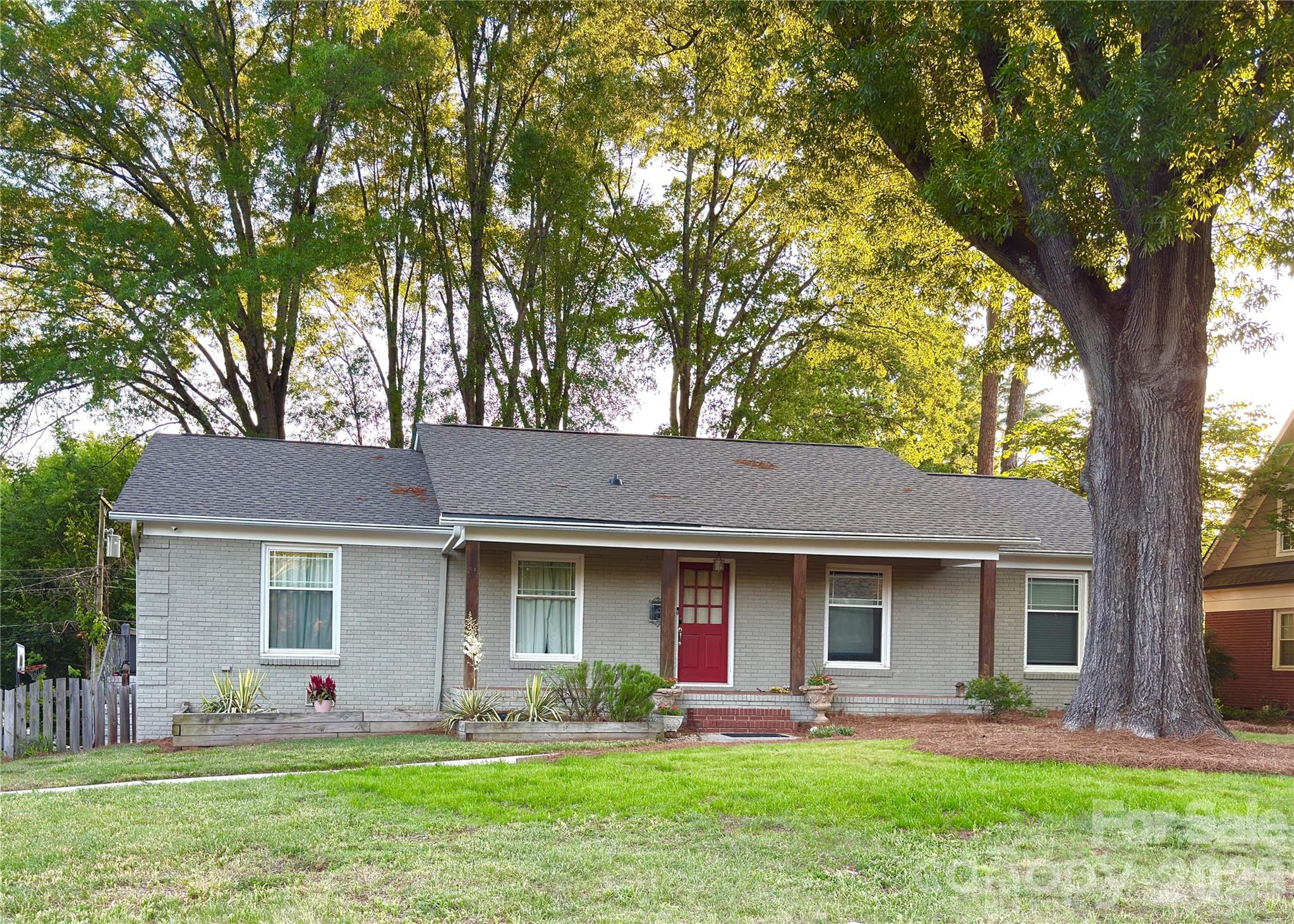 1140 Bevis, Charlotte, NC — property listing photo 1