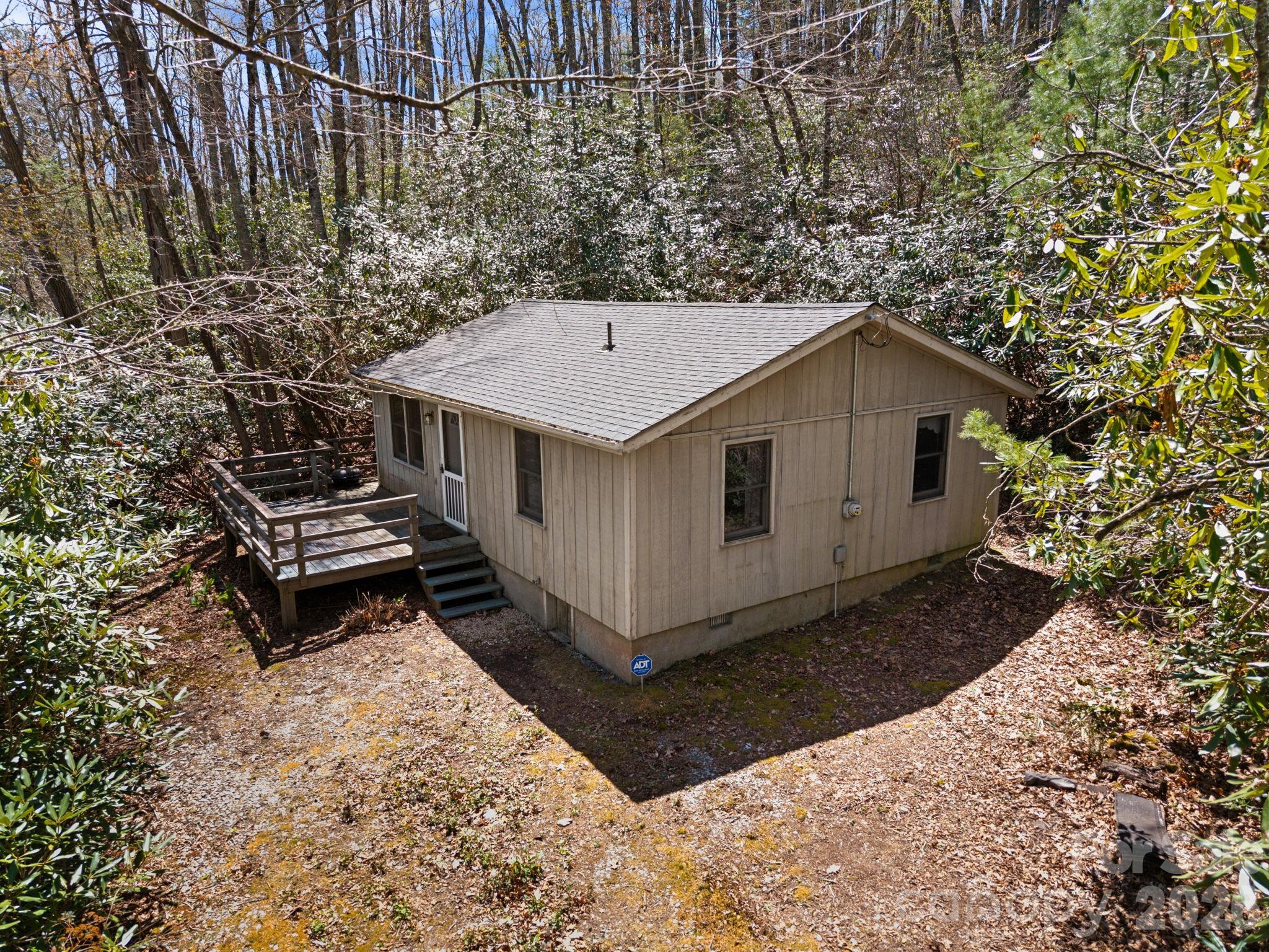 8977 Rose Hollow Avenue, Newland, NC. property listing photo