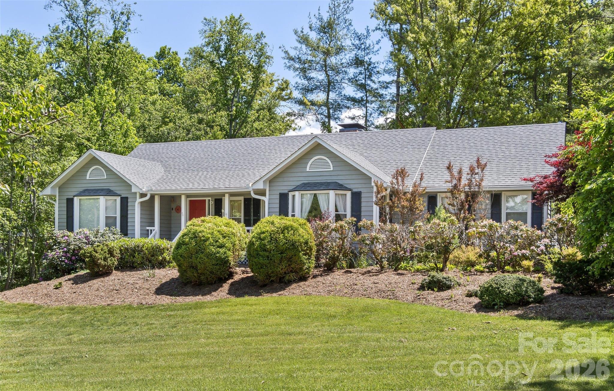 10 Applecross Road, Weaverville, NC — property listing photo