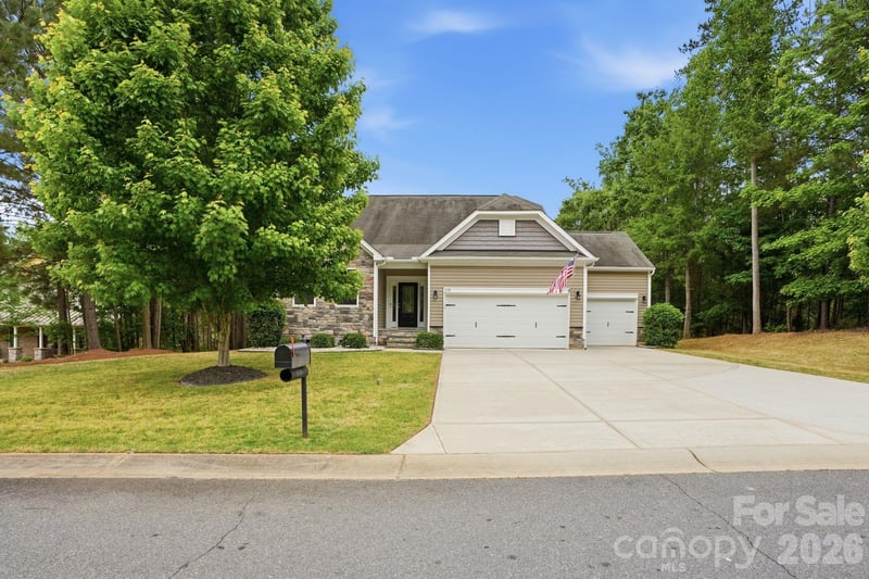 616 Winter Walk, Clover, SC - 4 beds, 3 baths, 2,655 sqft - $669,000