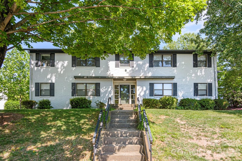 615 Biltmore Avenue, Asheville, NC - 1 bed, 1 bath, 578 sqft - $174,900