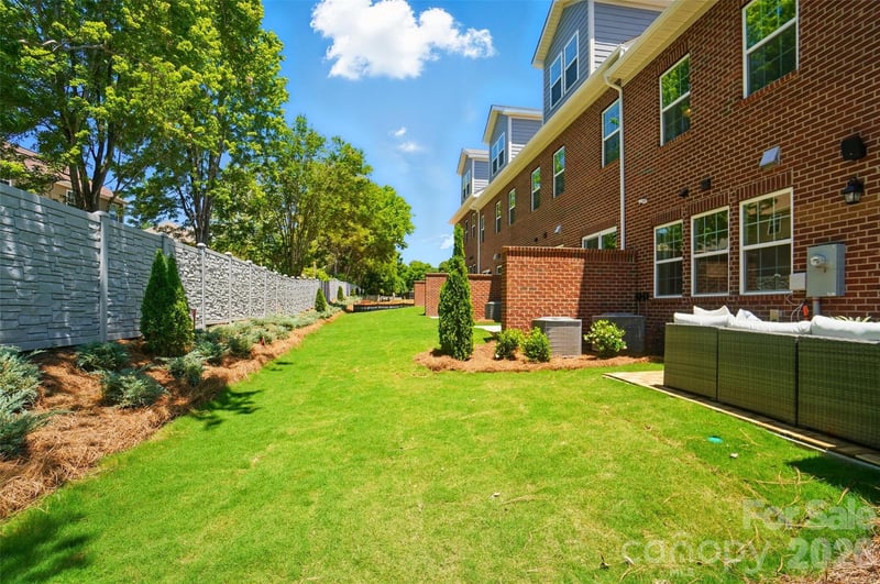 12019 Lavinia Lane, Charlotte, NC - 4 beds, 3.5 baths, 2,633 sqft - $650,000