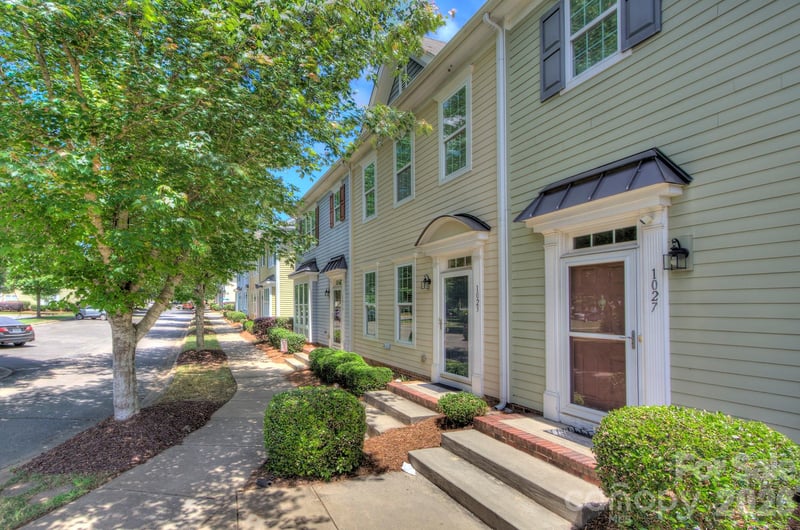 1023 White Point Drive, Huntersville, NC - 3 beds, 2.5 baths, 1,534 sqft - $365,000