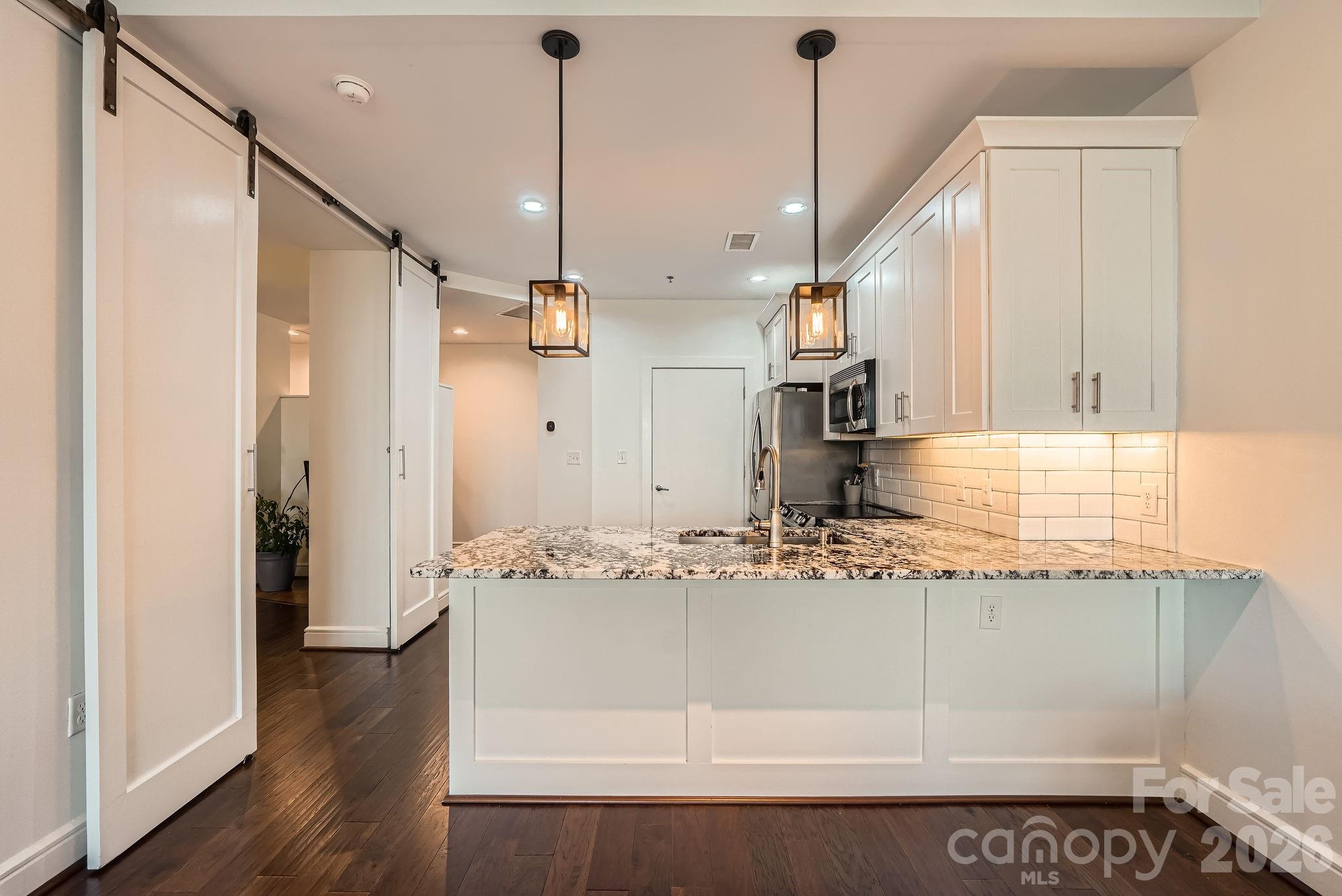 333 Trade 2002, Charlotte, NC — property listing photo 1