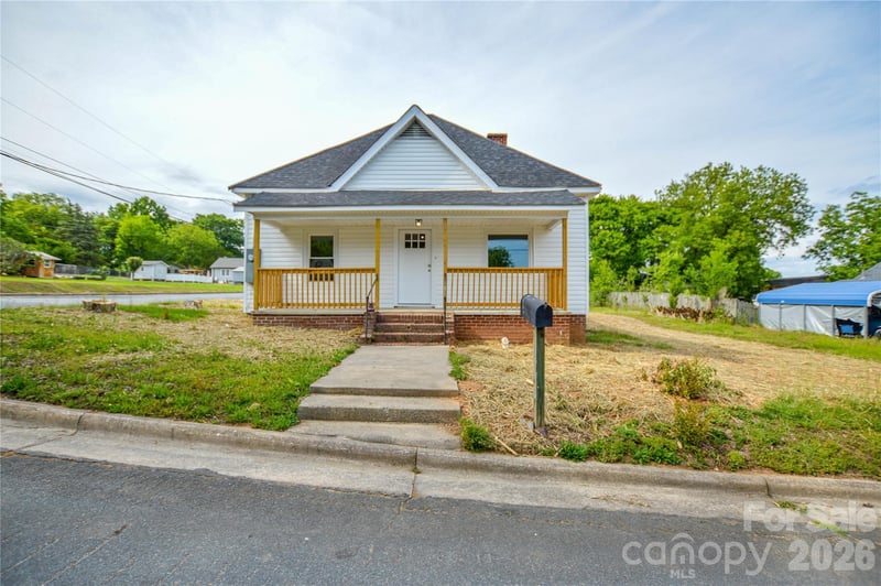 730 W Oakwood Avenue, Albemarle, NC - 2 beds, 1 bath, 1,092 sqft - $204,999