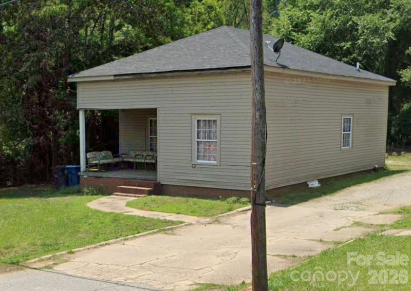 413 Klumac Road, Salisbury, NC - 2 beds, 1 bath, 897 sqft - $139,900