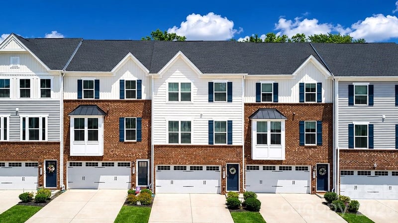 2607 Grantham Place Drive, Fort Mill, SC - 3 beds, 2.5 baths, 2,044 sqft - $400,000