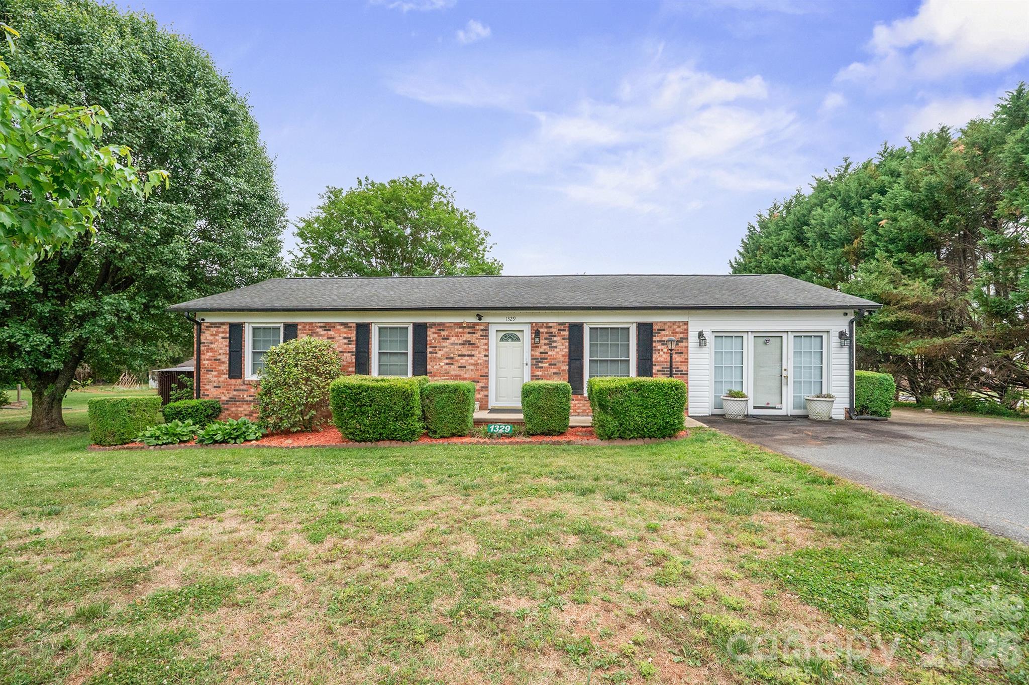 1329 Landsdowne Drive, Conover, NC — property listing photo