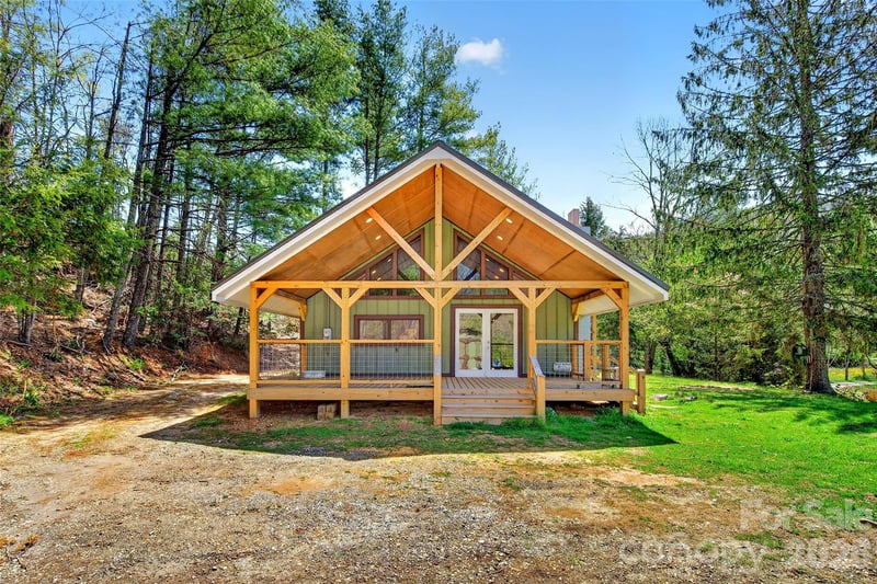 1959 Jackson Town Road A, Spruce Pine, NC - 1 bed, 1.5 baths, 1,007 sqft - $330,000