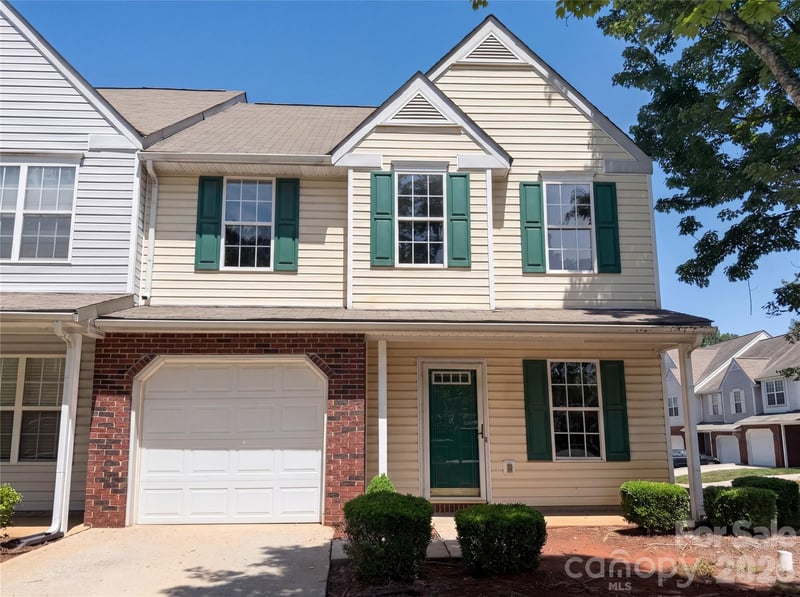 9606 Jack Russell Court, Charlotte, NC - 3 beds, 2 baths, 1,579 sqft - $270,000