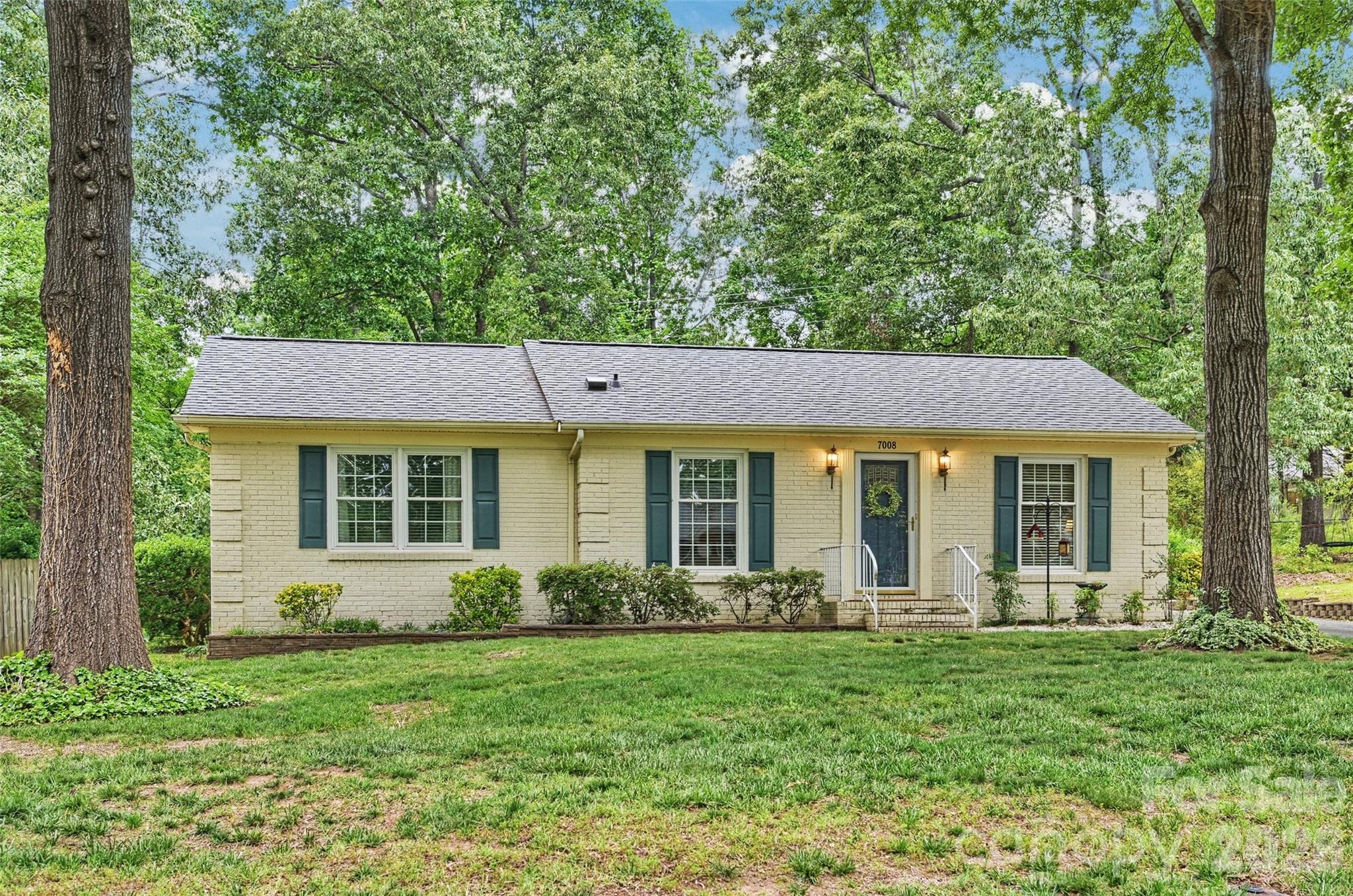 7008 Brookgreen, Matthews, NC — property listing photo 1