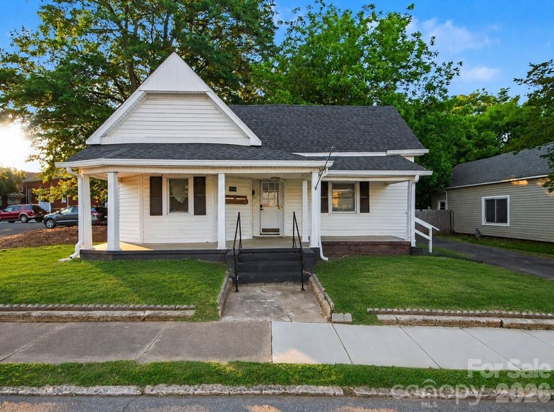 198 Buffalo Avenue NW, Concord, NC - 3 beds, 2 baths, 1,395 sqft - $175,000
