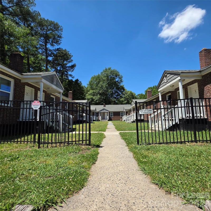 417 S Emerson Street Apt 13, Gastonia, NC - 1 bed, 1 bath - $800