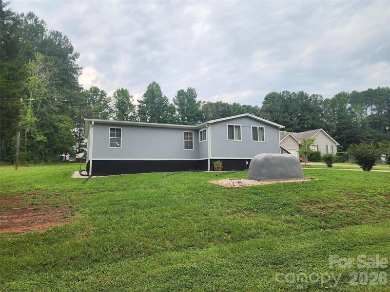 189 Brook Creek Drive, Troutman, NC - 3 beds, 2 baths, 1,470 sqft - $285,000