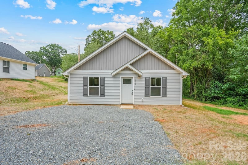 1026 Walnut Street, Albemarle, NC - 2 beds, 2 baths, 850 sqft - $215,000