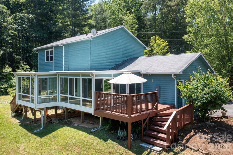 109 Lovers Loop Road, Asheville, NC - 3 beds, 2.5 baths, 1,896 sqft - $499,500