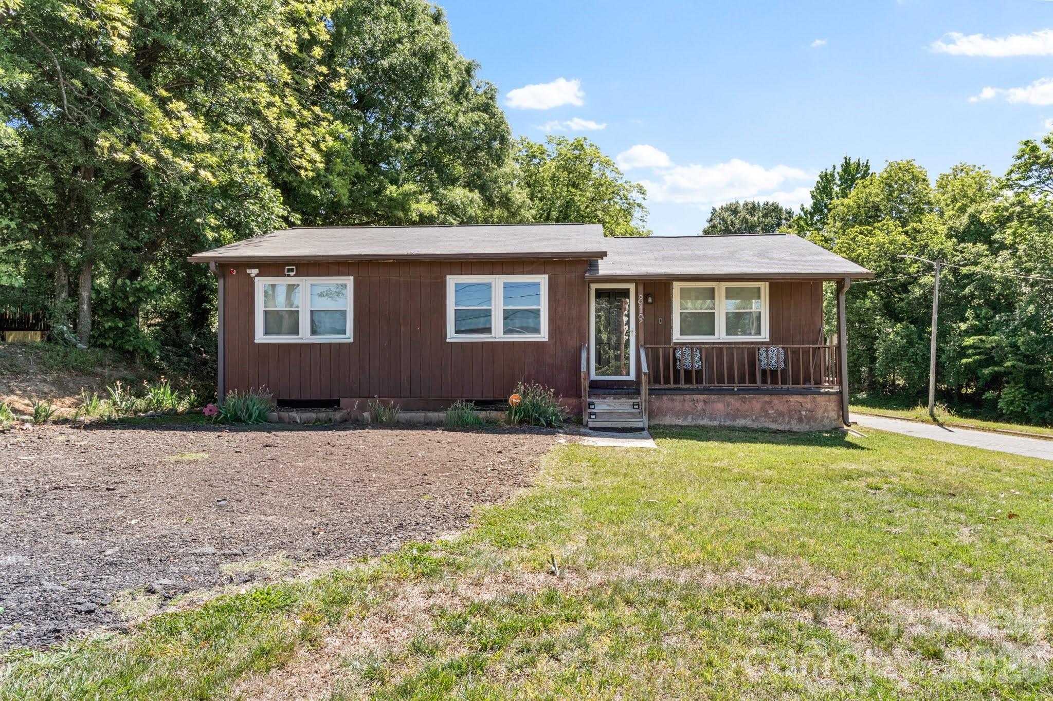 819 Mobile Street, High Point, NC. property listing photo