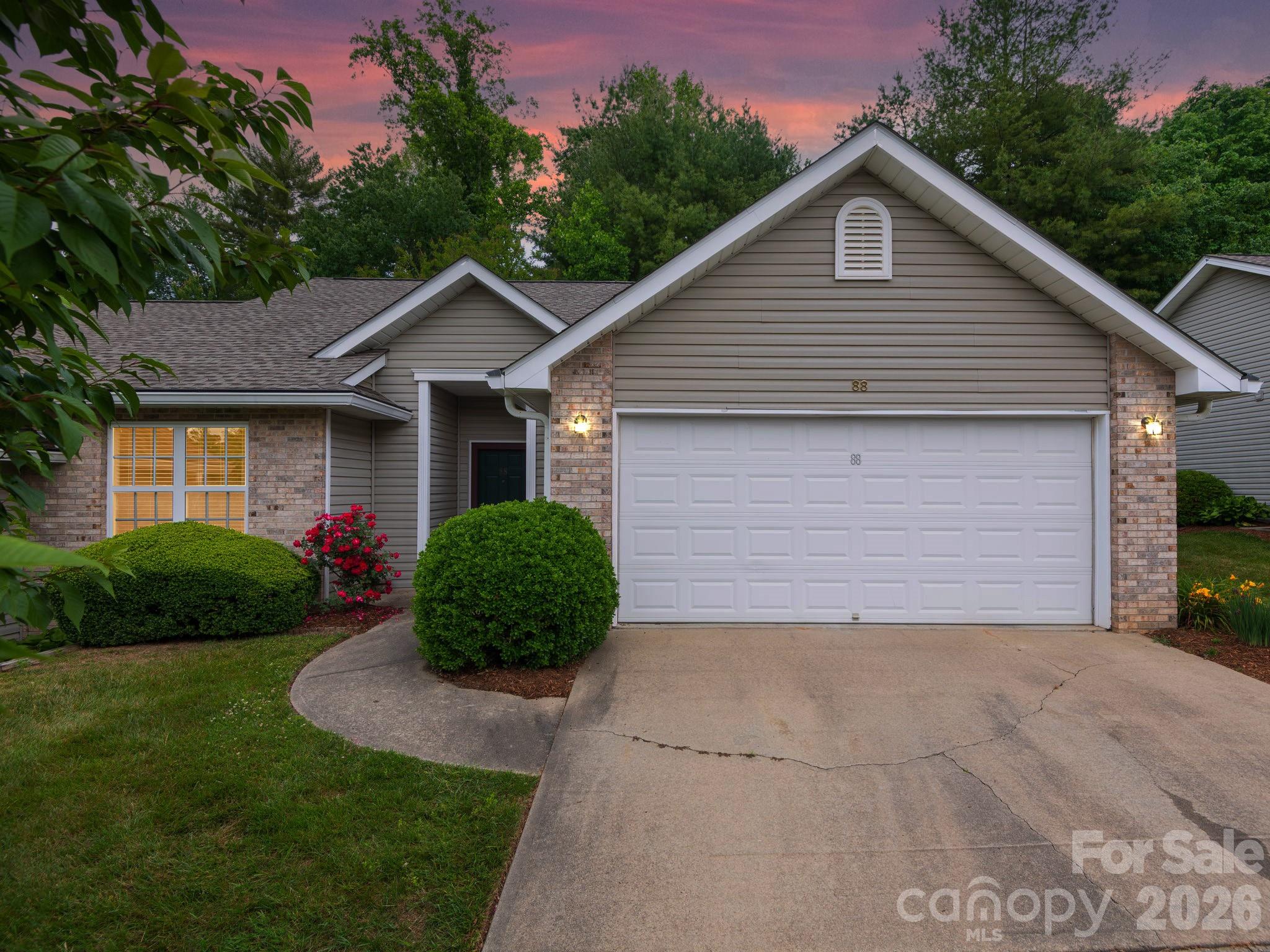 88 Wiltshire Circle, Fletcher, NC — property listing photo