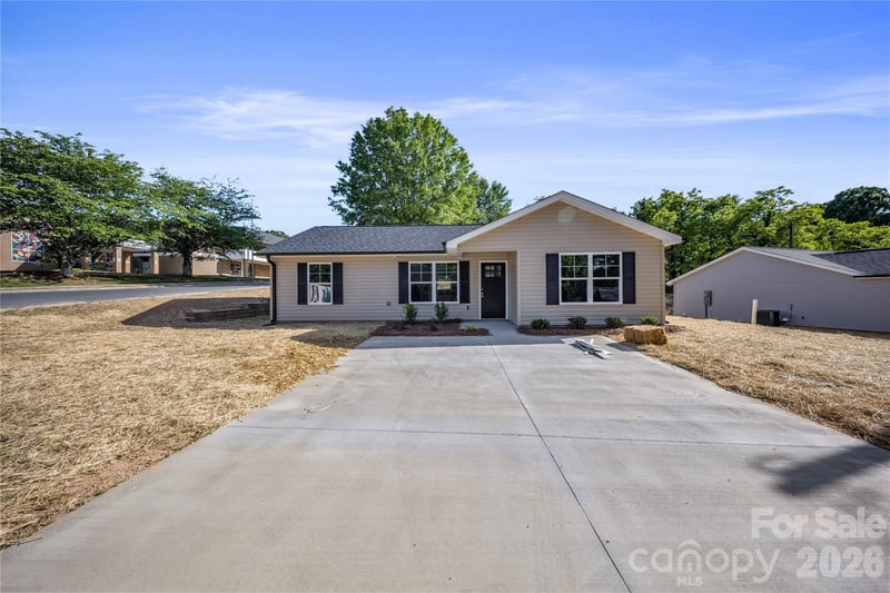 301 W 9th Street, Kannapolis, NC - 3 beds, 2 baths, 1,257 sqft - $279,900