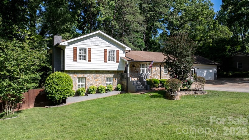 14214 Honeysuckle Ridge Drive, Matthews, NC - 4 beds, 2 baths, 2,249 sqft - $474,900