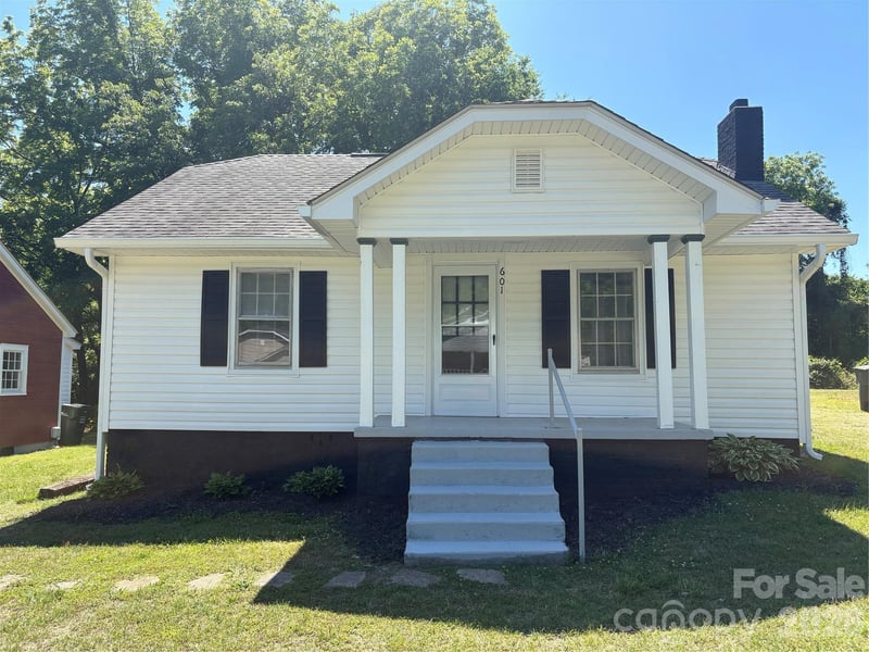 601 Harris Street NW, Concord, NC - 2 beds, 1 bath, 830 sqft - $199,900