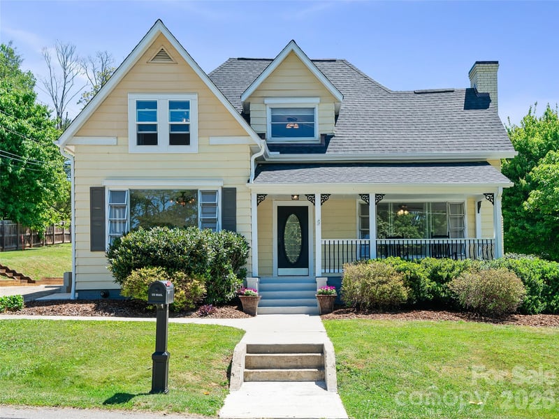 118 Robertson Street, Burnsville, NC - 4 beds, 2 baths, 2,290 sqft - $499,900
