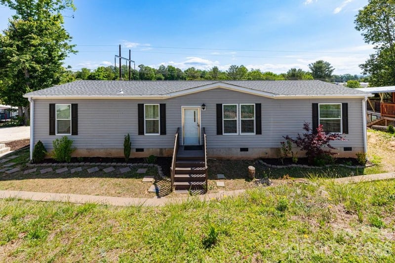 84 Hazelwood Road, Asheville, NC - 4 beds, 2 baths, 1,568 sqft - $295,000