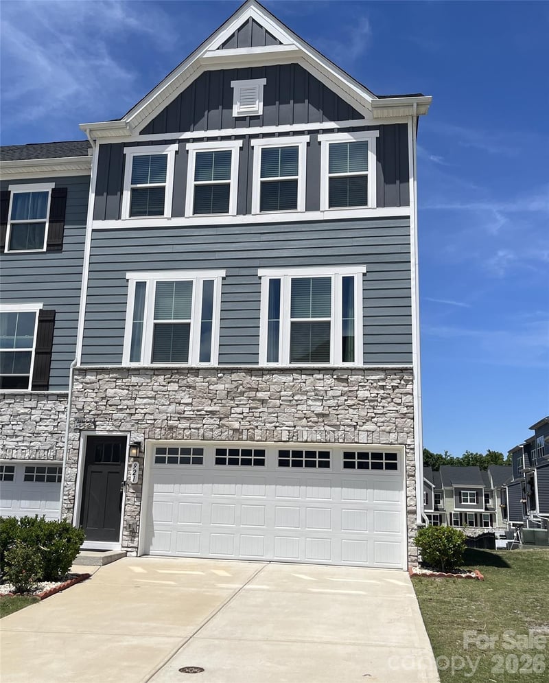 921 Portrush, Tega Cay, SC - 3 beds, 4 baths, 2,293 sqft - $454,900