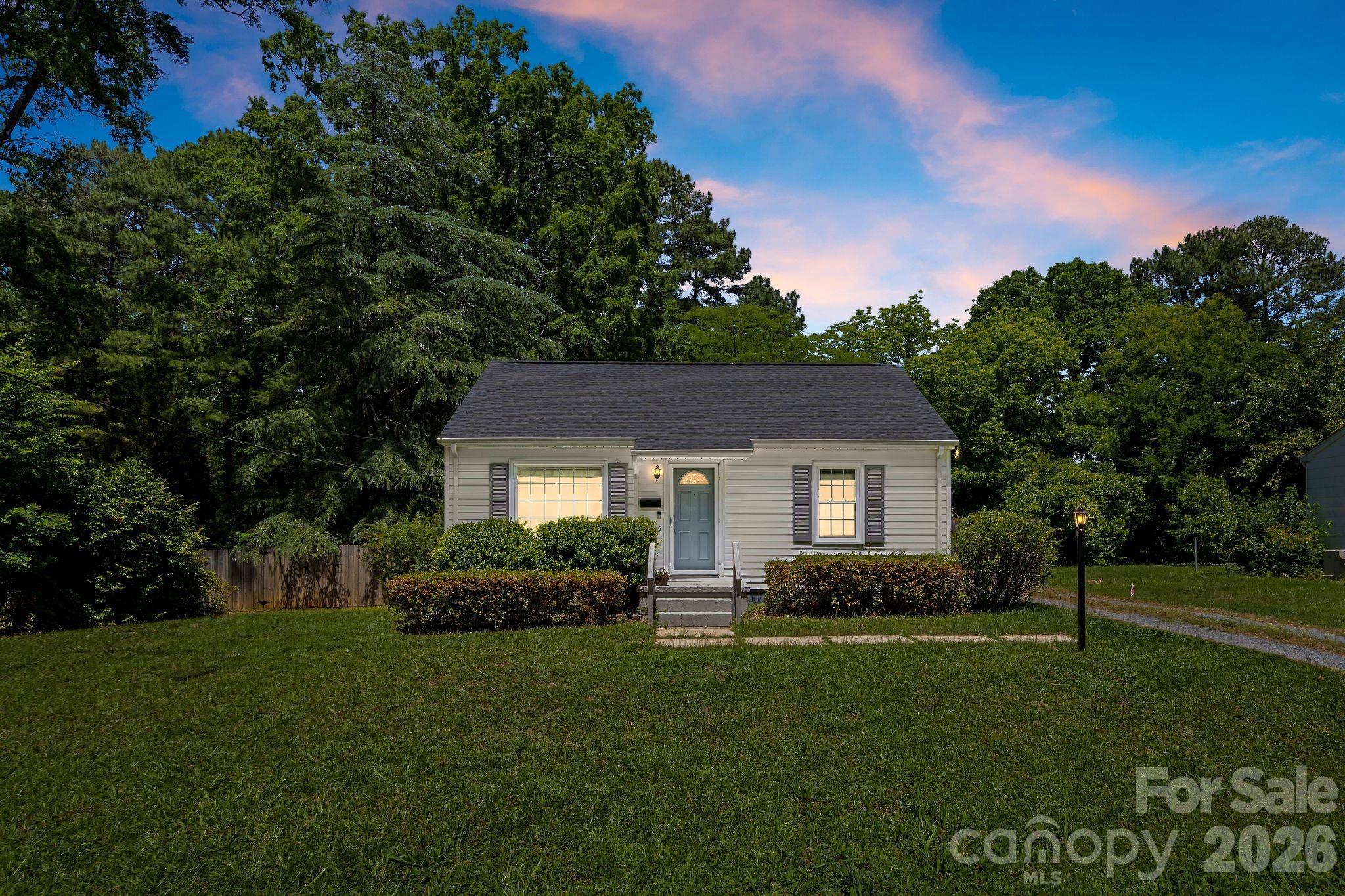 5235 Auburndale, Charlotte, NC — property listing photo 1