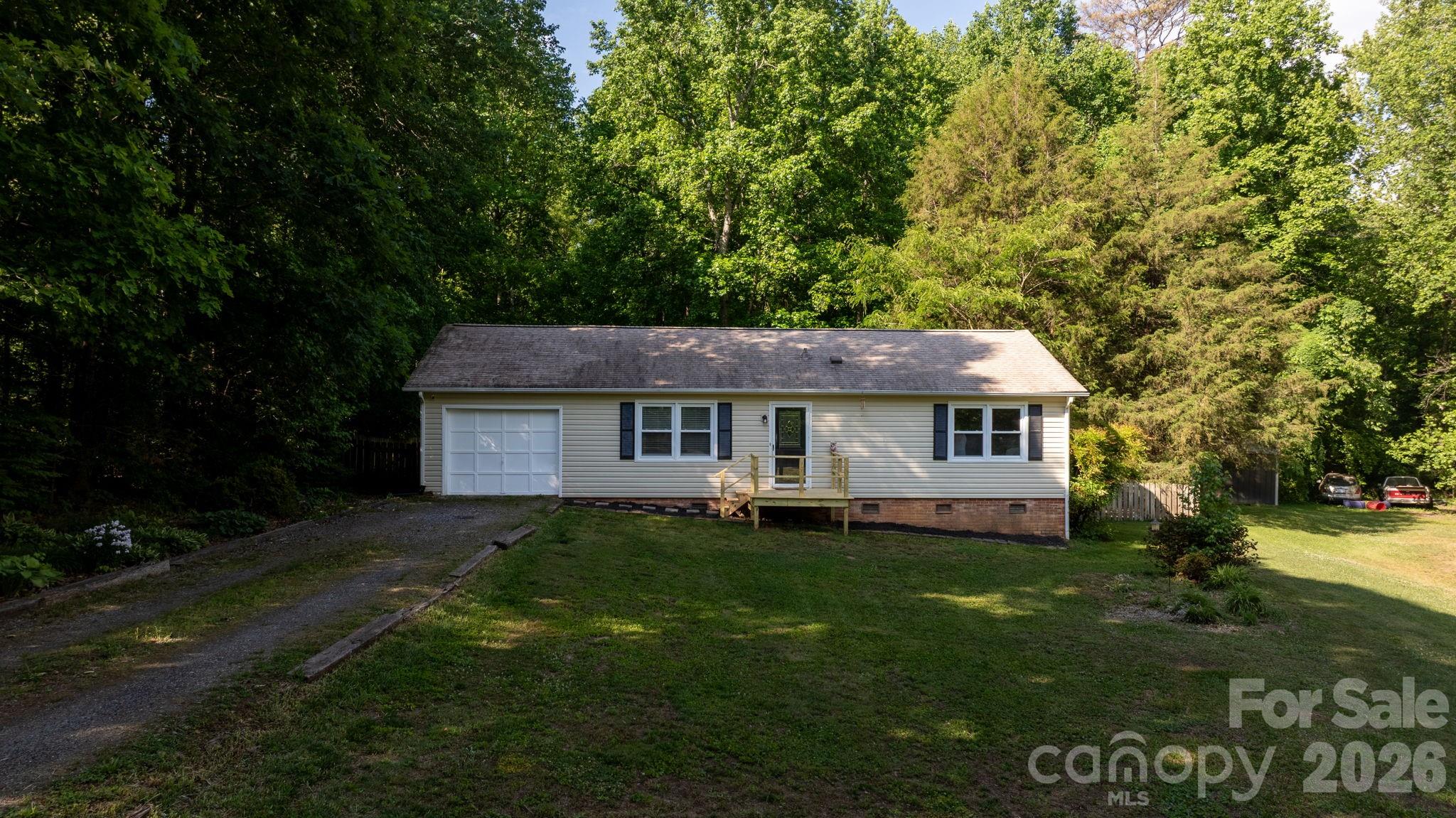 2120 40th Avenue Court NE, Hickory, NC. property listing photo