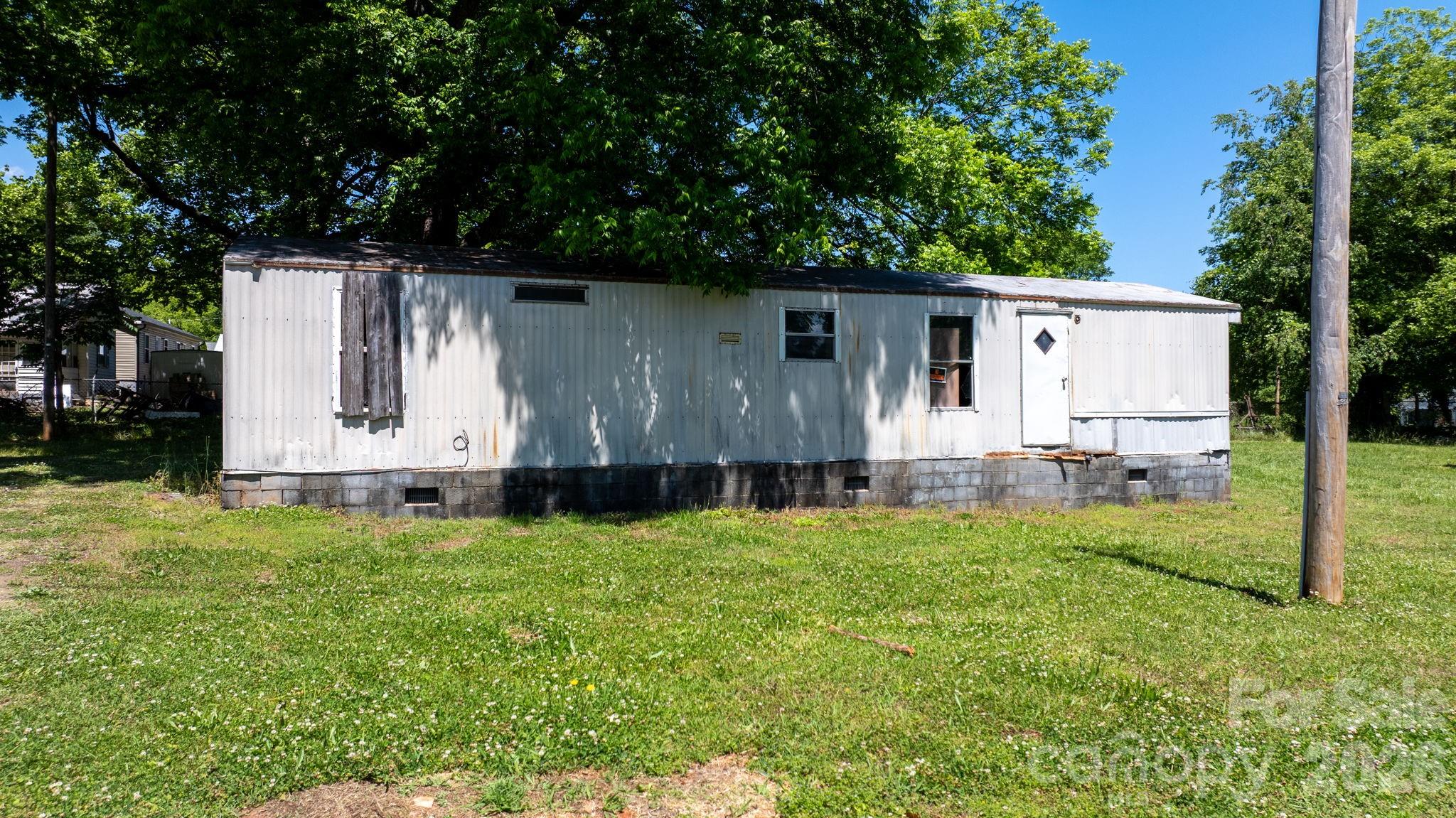 112 E 13th Street, Newton, NC. property listing photo
