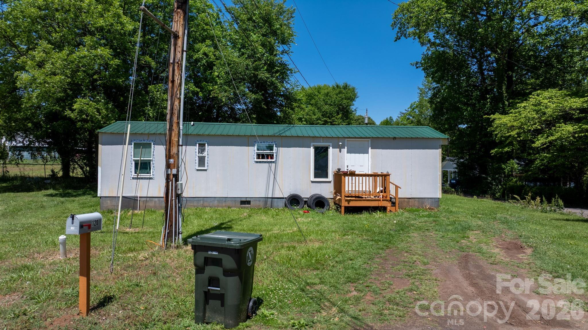 120 E 13th Street, Newton, NC. property listing photo