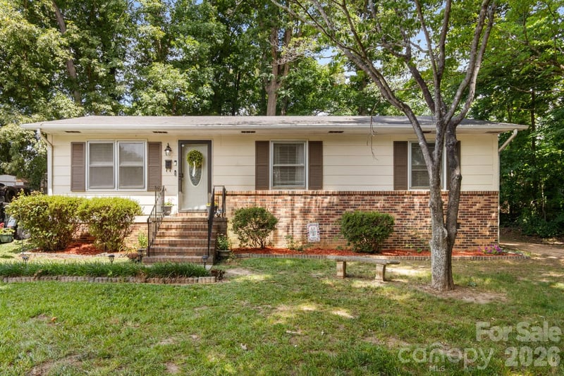 317 Willow Street, Stanley, NC - 2 beds, 1.5 baths, 1,026 sqft - $235,000